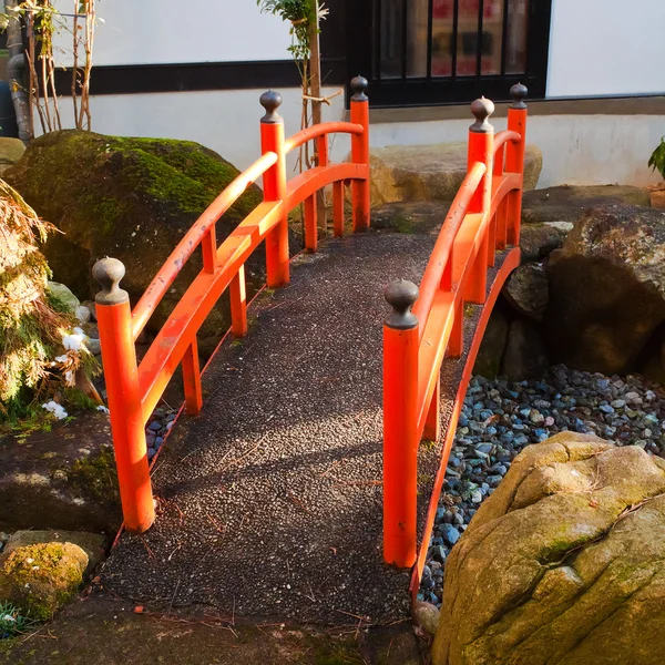 Red Bridge in a Japanese Garden — Stock Photo, Image