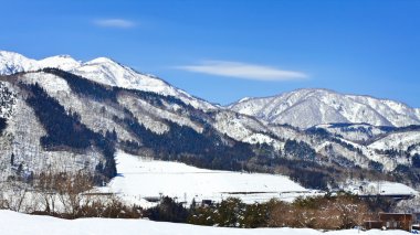 shirakawago yılında ogimachi Köyü'nde shiroyama bakış açısı giderken manzara