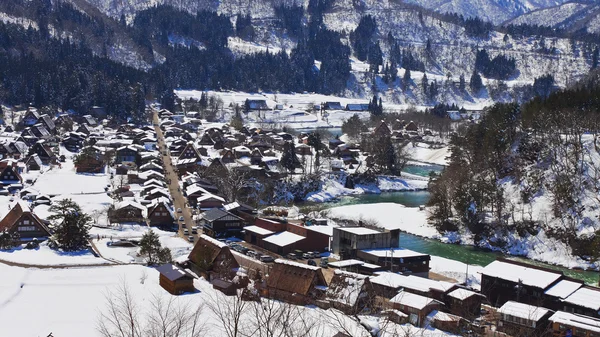 Pohled z vesnice atogimachi hlediska Širojamu v shirakawago — Stock fotografie