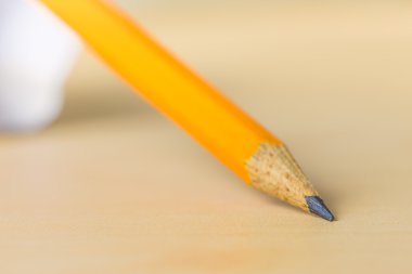 portre üzerinde bir kalem ucu