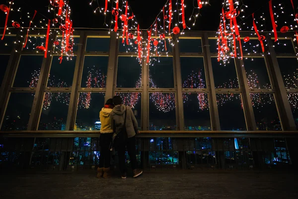 Tokyo, japan - 25 november: liefhebbers in tokyo tower in tokyo, japa — Stockfoto