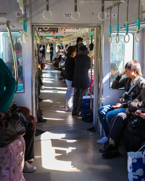 Pendolari treno a Fukuoka — Foto Stock