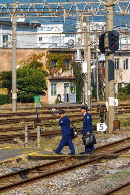nagasaki memurları görevde tren