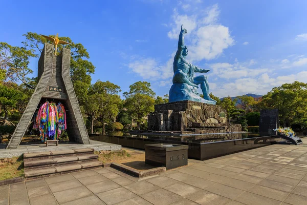 Nagasaki Peace Monument at Nagasaki Peace Park — Stock Photo, Image