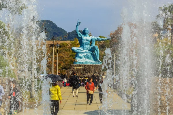 Peace Monument in Nagasaki Peace Park — Stock Photo, Image