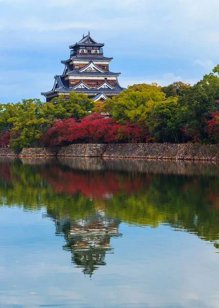 Castillo de Hiroshima en otoño — Foto de Stock