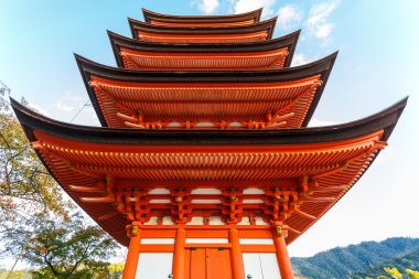 beş katlı pagoda adlı toyokuni tapınak miyajima içinde