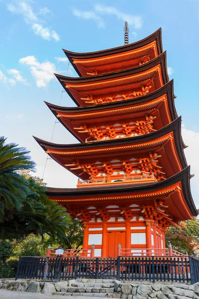 Beş katlı pagoda adlı toyokuni tapınak miyajima içinde — Stok fotoğraf