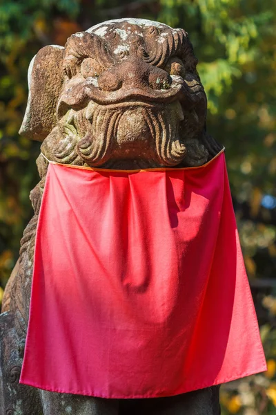 Japanische Steinlöwenskulptur — Stockfoto