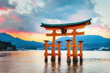 miyajima, Hiroşima büyük kayan geçit (o-yakın)