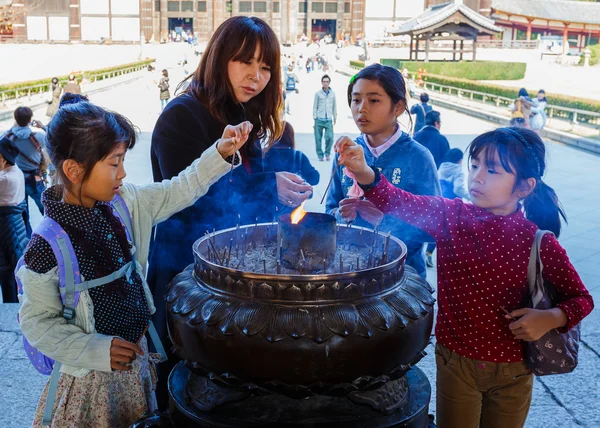 People at Todauji Temple in Nara — Stock Photo, Image