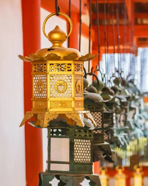 Lanternas de Bronze em Kasuga Taisha em Nara — Fotografia de Stock