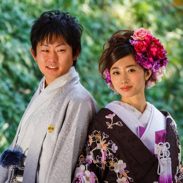 Japanska brudgummen och bruden — Stockfoto