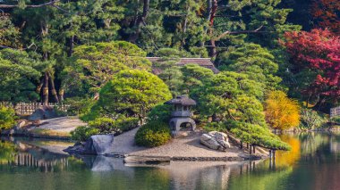 okayama bahçede koraku-tr