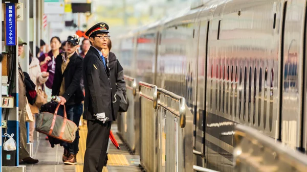 岡山での列車の車掌 — ストック写真