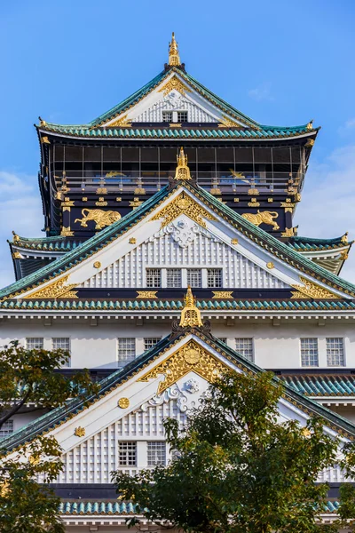 Osaka hrad s podzimní listí v Japonsku — Stock fotografie