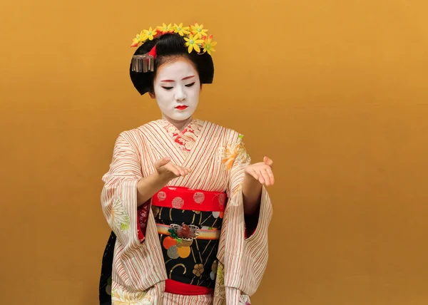 Майко - ученик гейши в Киото — стоковое фото
