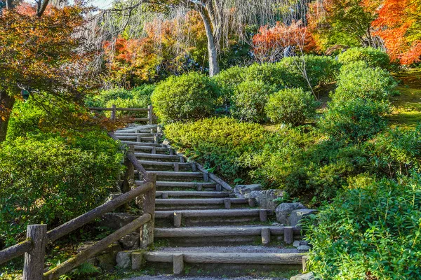 Kioto, Japón - 18 de noviembre de 2013: Tenryu templo de ji famoso por su — Foto de Stock