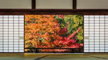 sonbahar tenryu-ji Tapınağı Kyoto adlı bir Japon Bahçe Manzaralı Oda