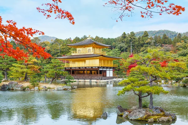 Kinkakuji - Zlatý pavilon v Kjótu — Stock fotografie