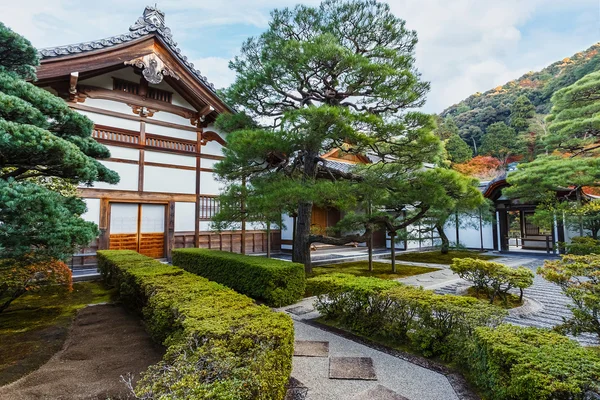 Kleine tempel op ginkaku-ji in kyoto — Stockfoto