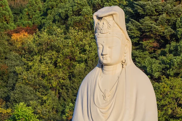 Bodhisattva Avalokitesvara (Kannon) vid Ryozen Kannon i Kyoto — Stockfoto