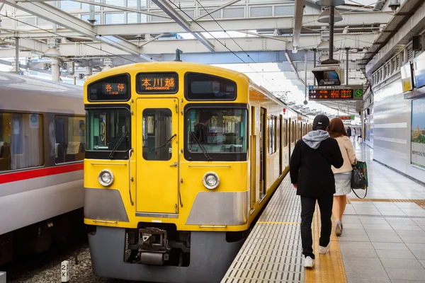 Seibu Shinjuku Line in Tokyo — Stock Photo, Image