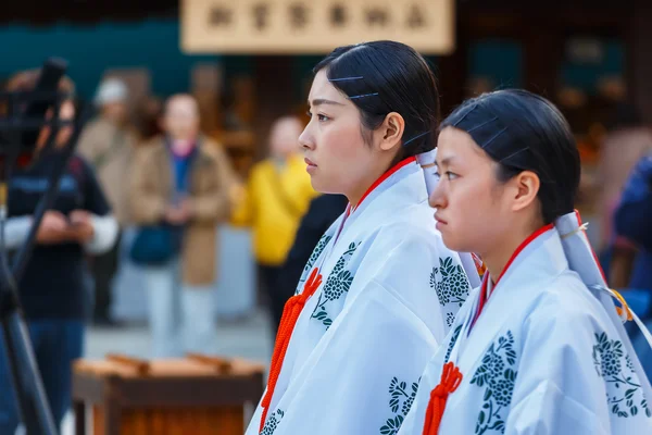 Prêtresses japonaises (Miko ) — Photo