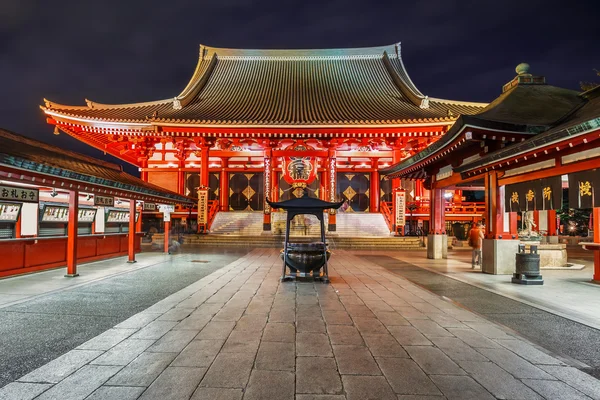 Главный зал храма Сенсодзи в Асакусе, Токио — стоковое фото