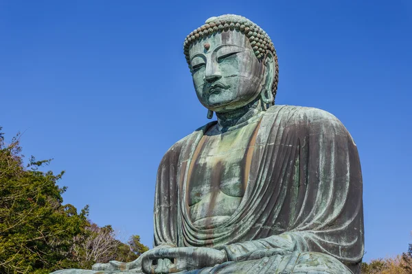 Daibutsu - El Gran Buda del Templo Kotokuin en Kamakur — Foto de Stock