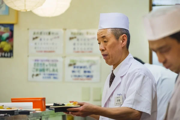 Sushi chef giapponese — Foto Stock