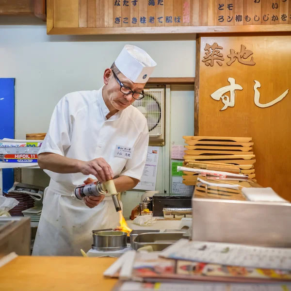Chefe de sushi japonês — Fotografia de Stock