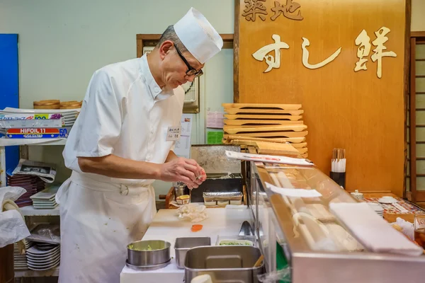 Chef japonés de sushi — Foto de Stock