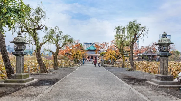 Benten Hall Temple no Ueno Park em Tóquio — Fotografia de Stock