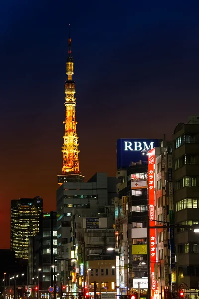 Tokyoturm von der hamamatsucho-Station — Stockfoto