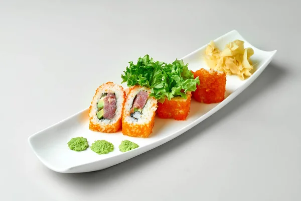 California Sushi Roll Tuna Avocado White Plate Gray Background — Stock Photo, Image