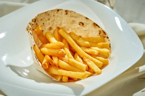 French Fries White Plate White Tablecloth Hard Light Selective Focus —  Fotos de Stock