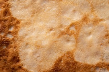 İnce pişmiş krep dokusu. Kızarmış gözleme..