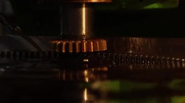 Teknik petrolün endüstriyel karışımı. Yakın plan.