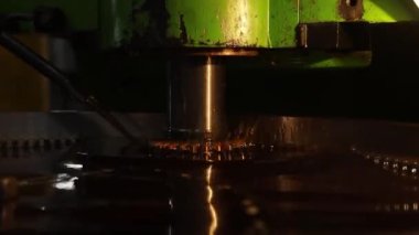 Teknik petrolün endüstriyel karışımı. Yakın plan.