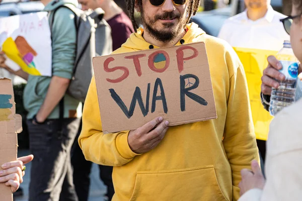 阿拉亚，土耳其。2022年2月26日：停止战争。乌克兰人民反对俄罗斯军队进入乌克兰，反对俄罗斯士兵进入乌克兰，反对普京。欧洲的战争 — 图库照片