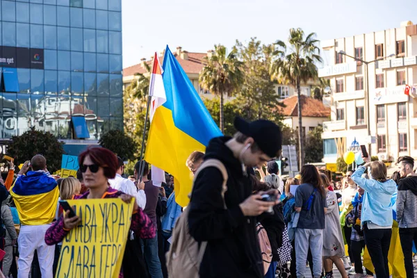 阿拉亚，土耳其。2022年2月26日：停止战争。乌克兰人民反对俄罗斯军队进入乌克兰，反对俄罗斯士兵进入乌克兰，反对普京。欧洲的战争 — 图库照片