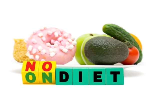 Text Diet Diet Feito Blocos Letras Frente Prato Branco Com — Fotografia de Stock
