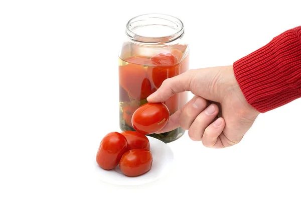 Vista Cosecha Mano Masculina Poniendo Tomates Vinagre Platillo Blanco Aislado — Foto de Stock