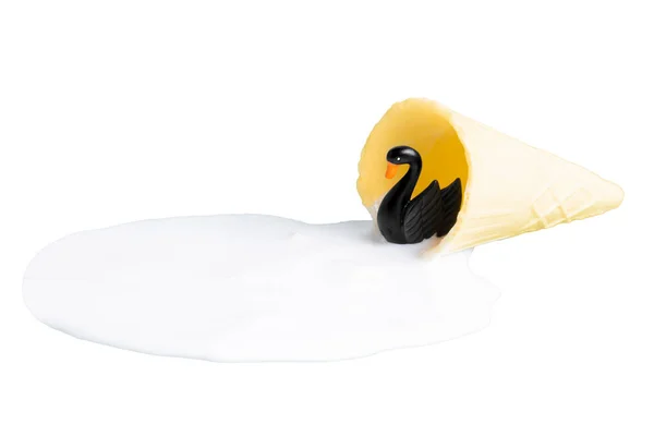 Чорний Лебідь Плаває Ставку Розтопленого Вафельного Конусного Морозива Білому Тлі — стокове фото