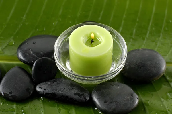 Zátiší s zelenou svíčku — Stock fotografie