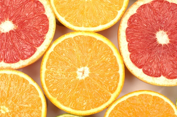 Färska skivade citrusfrukter — Stockfoto