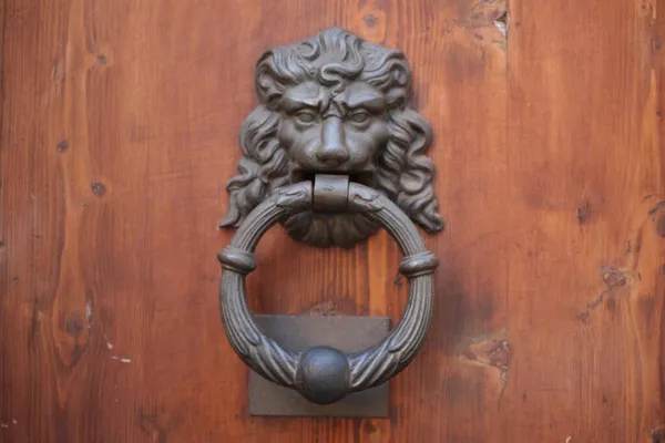 Винтажный Стук Старую Дверь Италия Рим — стоковое фото