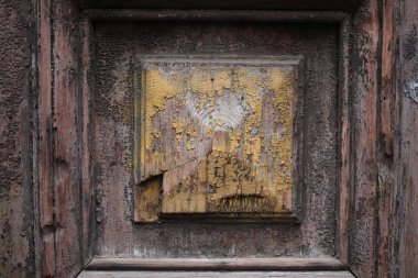 Doğal ahşaptan yapılmış eski bir kapının parçası, İtalya, Roma