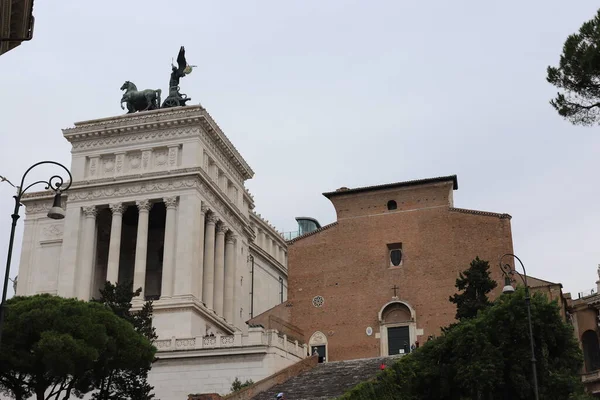 Çok Eski Bir Binanın Mimari Öğeleri Talya Roma — Stok fotoğraf